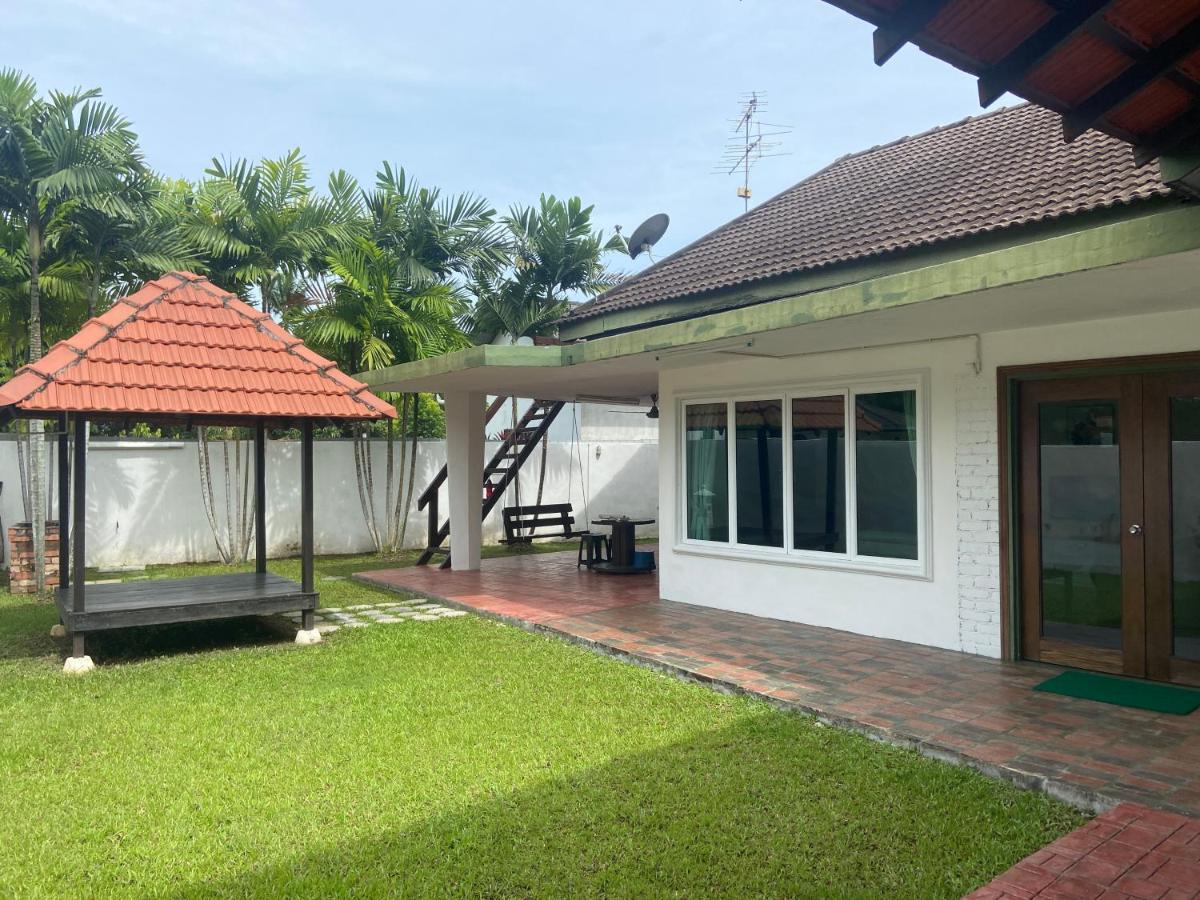 Melaka Beach Villa C Type Exterior photo